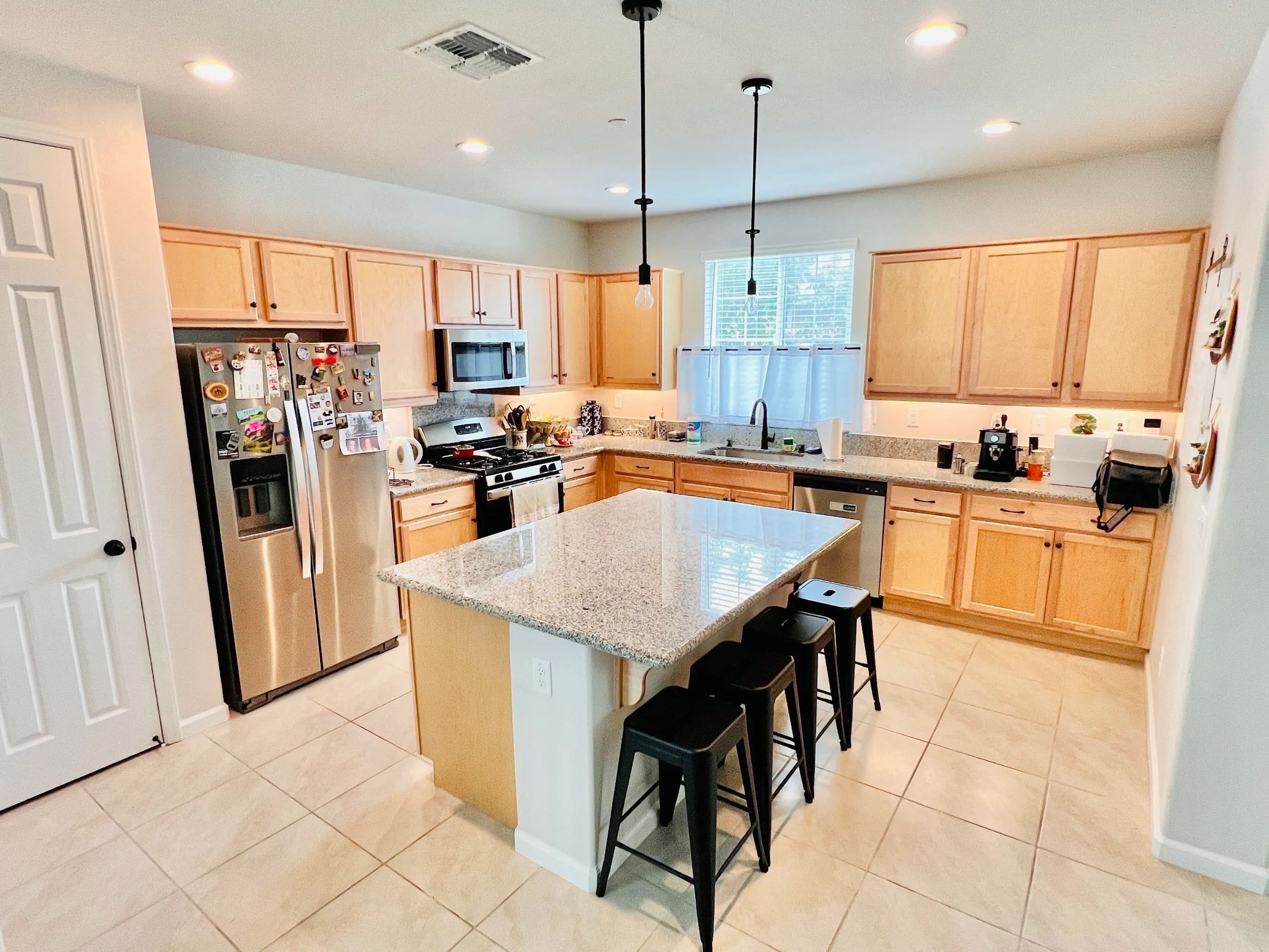 Shared fully-equipped kitchen
