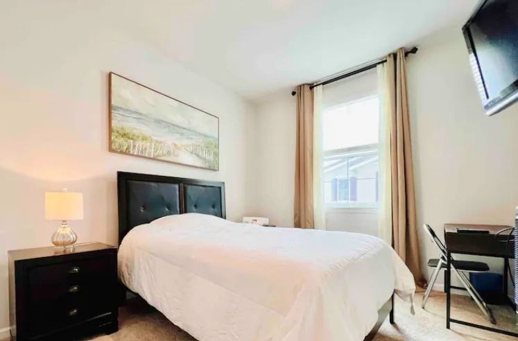 Bedroom 2 — Brightness and coziness